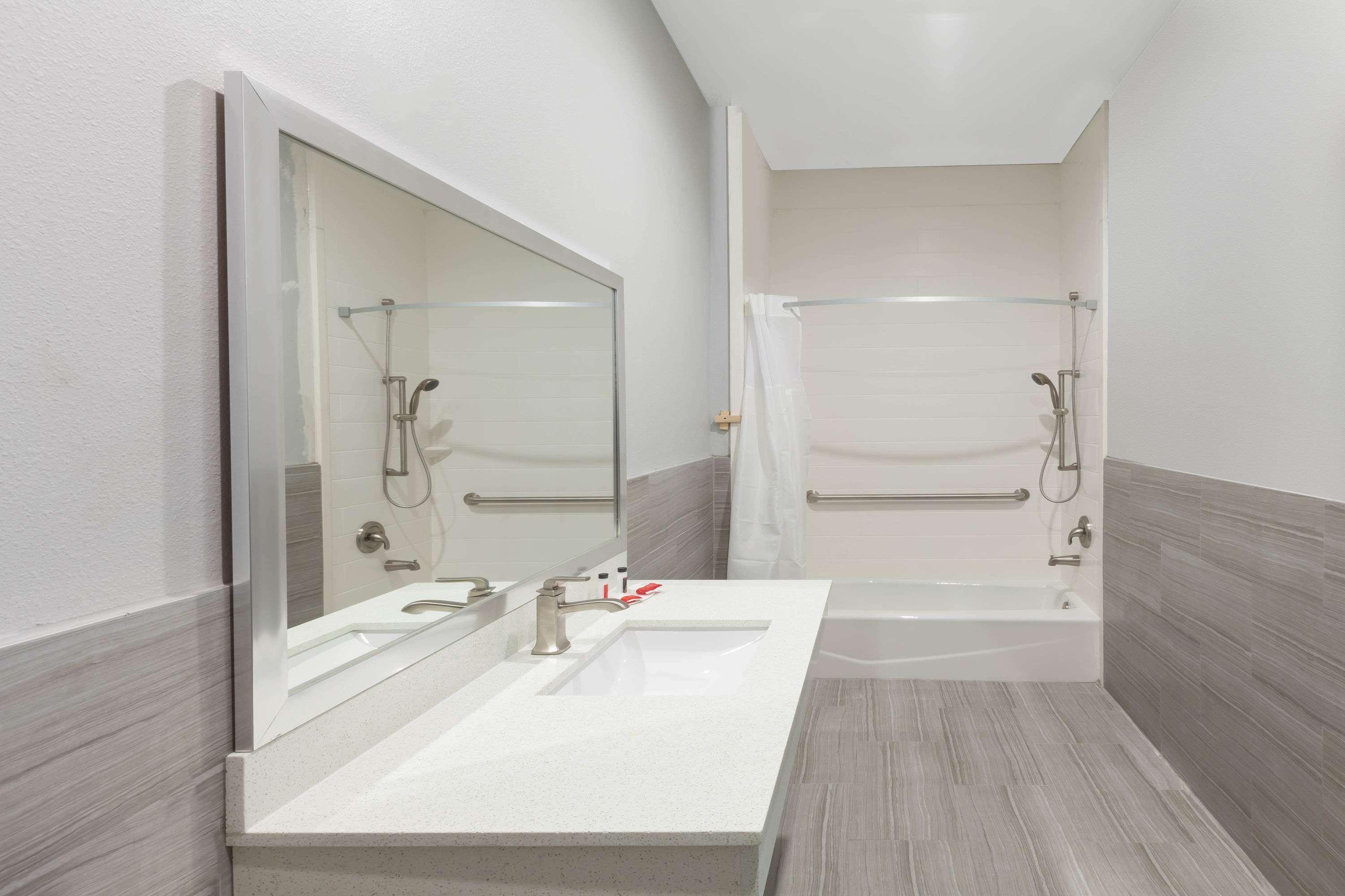 Hotel Baymont By Wyndham Houston Hobby Airport Exterior foto